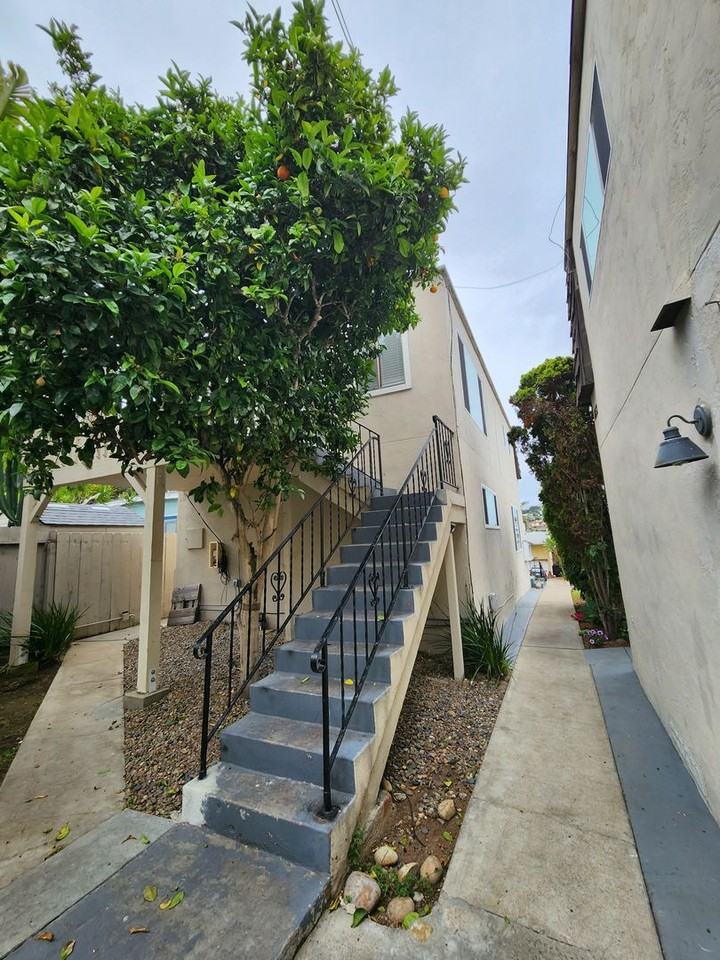 4648 Narragansett Ave - Photo 2 of 15