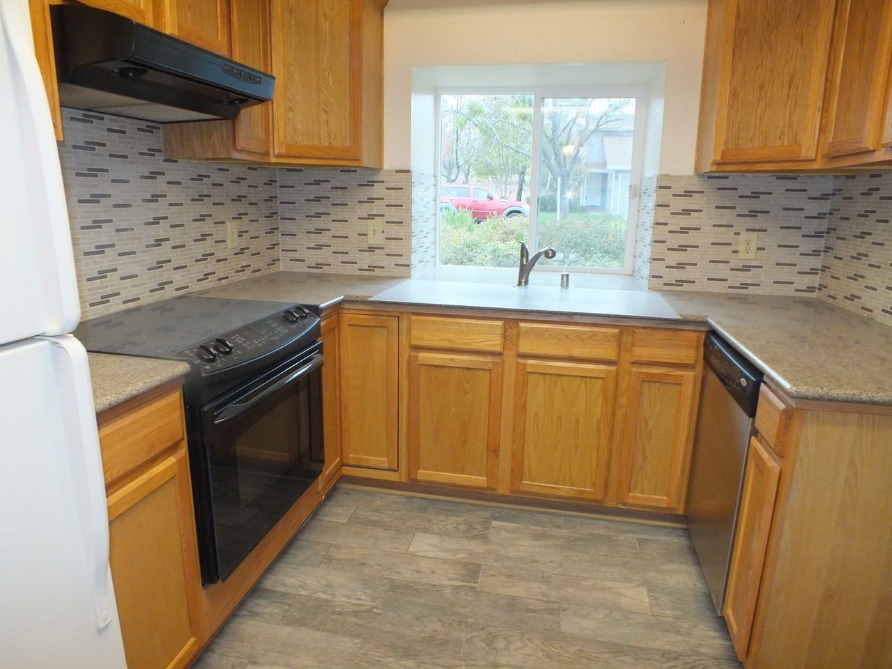 2861 Hotchkiss Ct - Photo 3 of 11