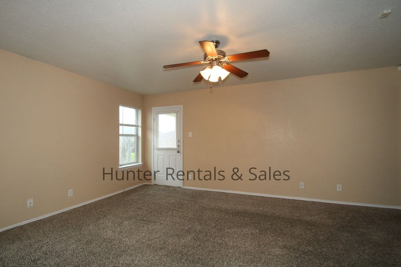3905 Bolivar Dr - Photo 6 of 25