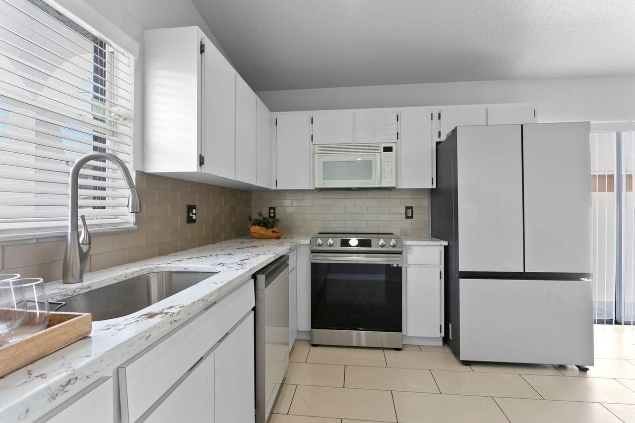 1723 W La Salle St - Photo 4 of 11