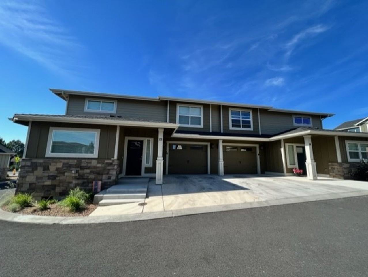 2755 Sw Greens Blvd - Photo 2 of 18
