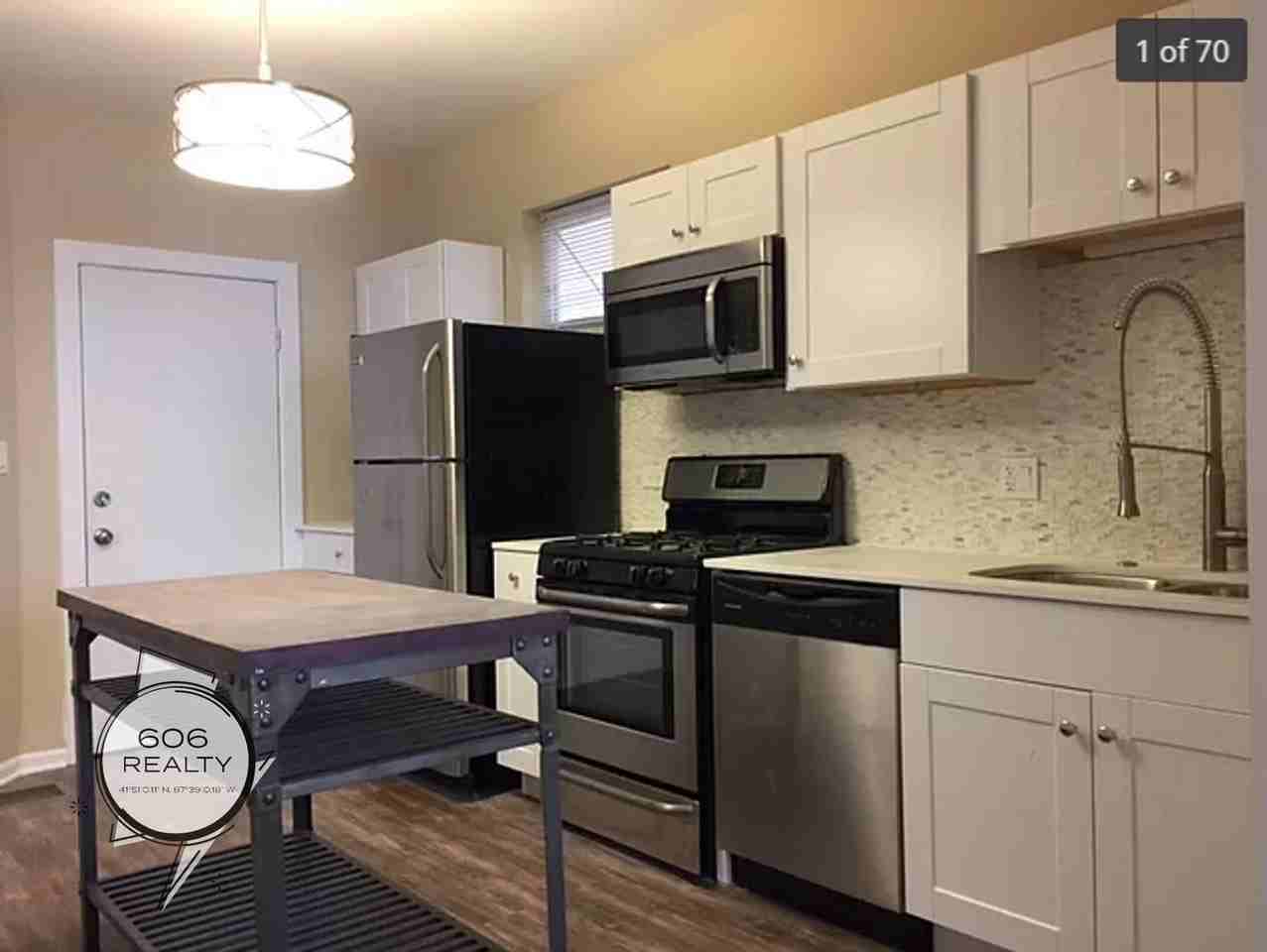 Lincoln Park Apartments on Clybourn! - Photo 3 of 16