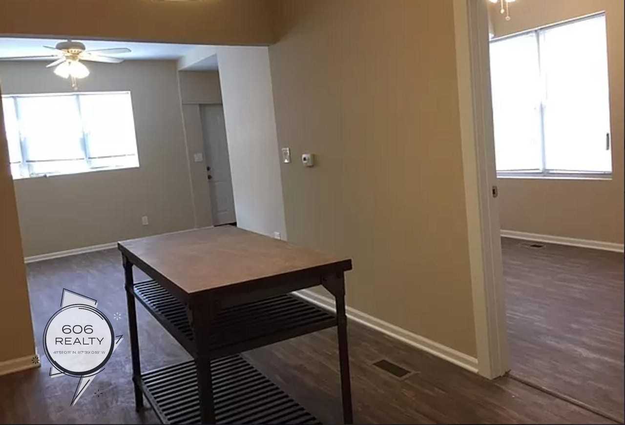 Lincoln Park Apartments on Clybourn! - Photo 4 of 16