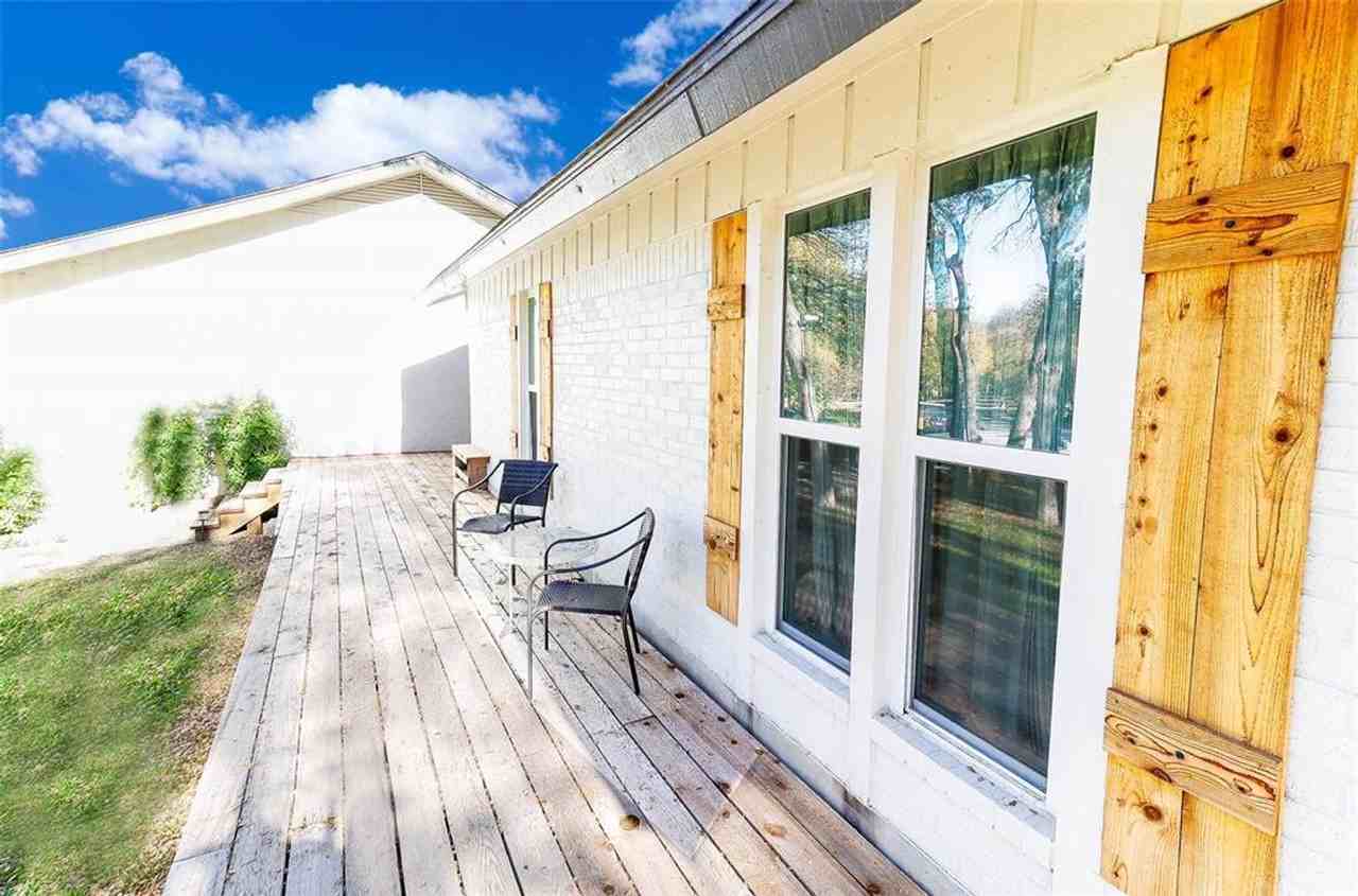 405 Deerfoot Cir - Photo 2 of 16