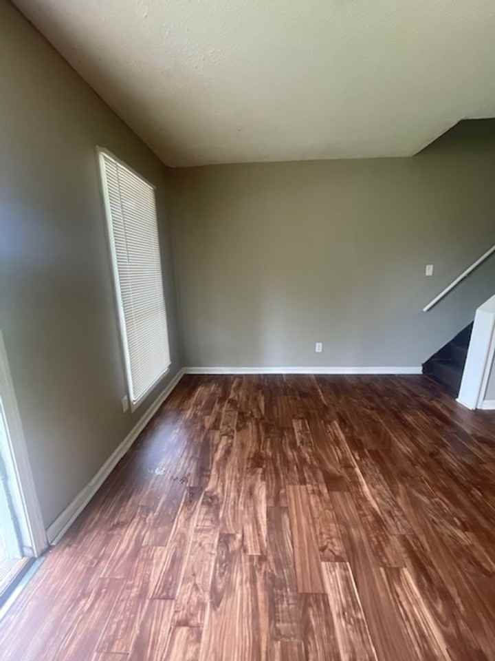 110 Money St - Photo 2 of 15