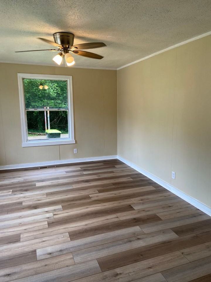 503 Church Ave - Photo 2 of 6