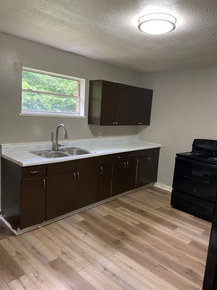 503 Church Ave - Photo 3 of 6