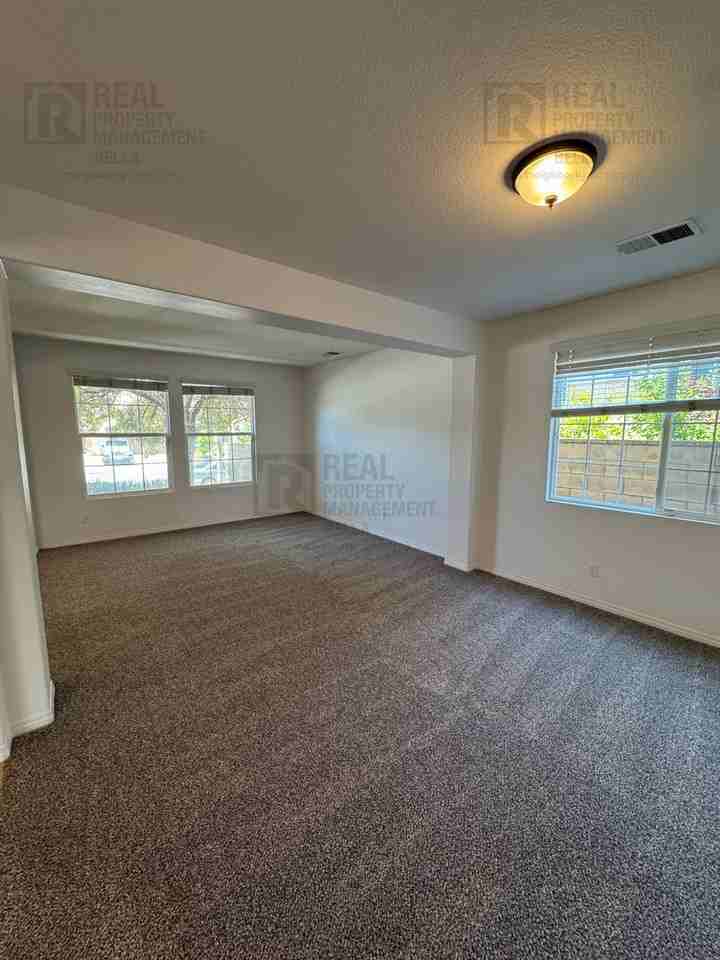 34574 Black Cherry St - Photo 7 of 40