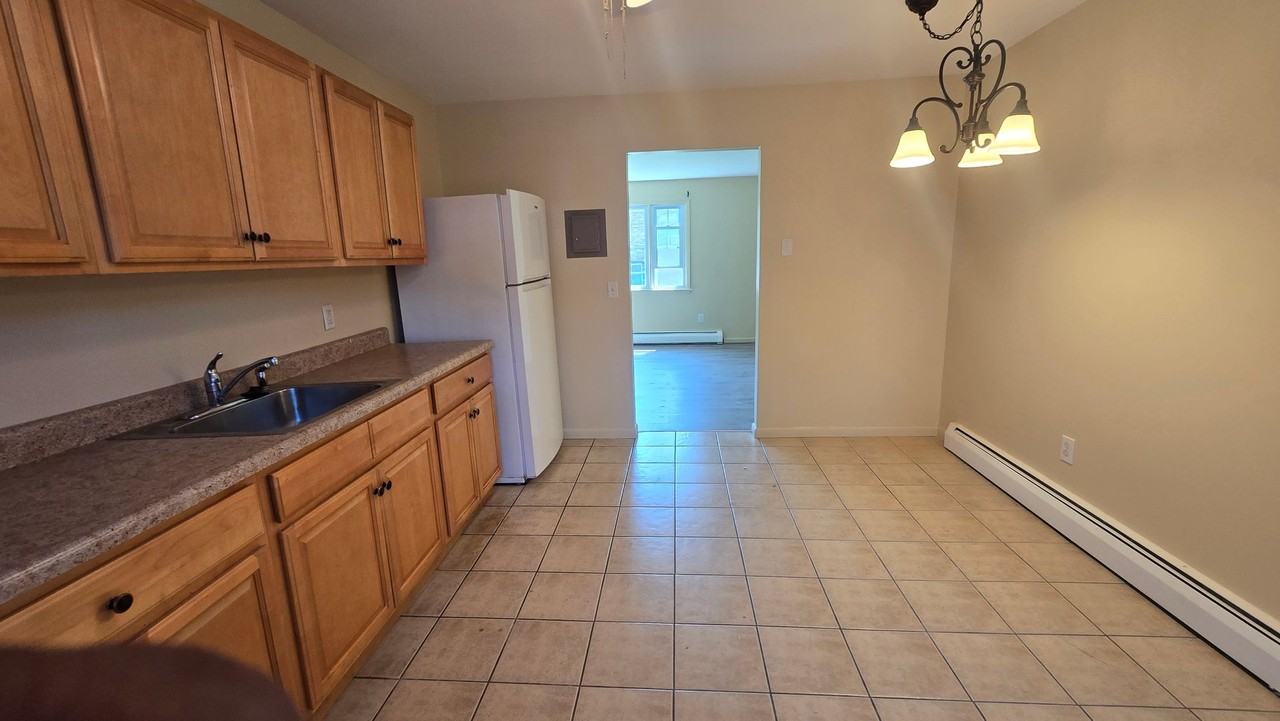 Franklin Court Apartments - Photo 3 of 14