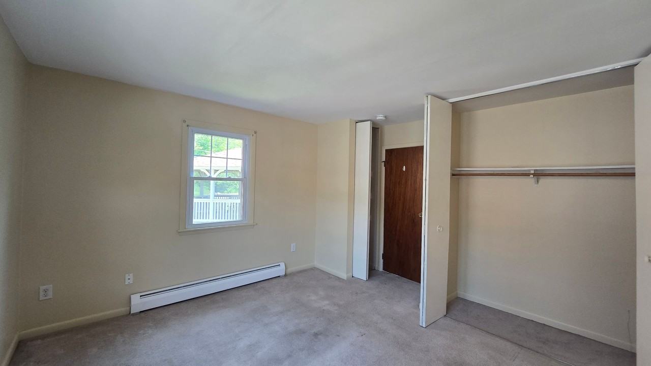 Franklin Court Apartments - Photo 4 of 14