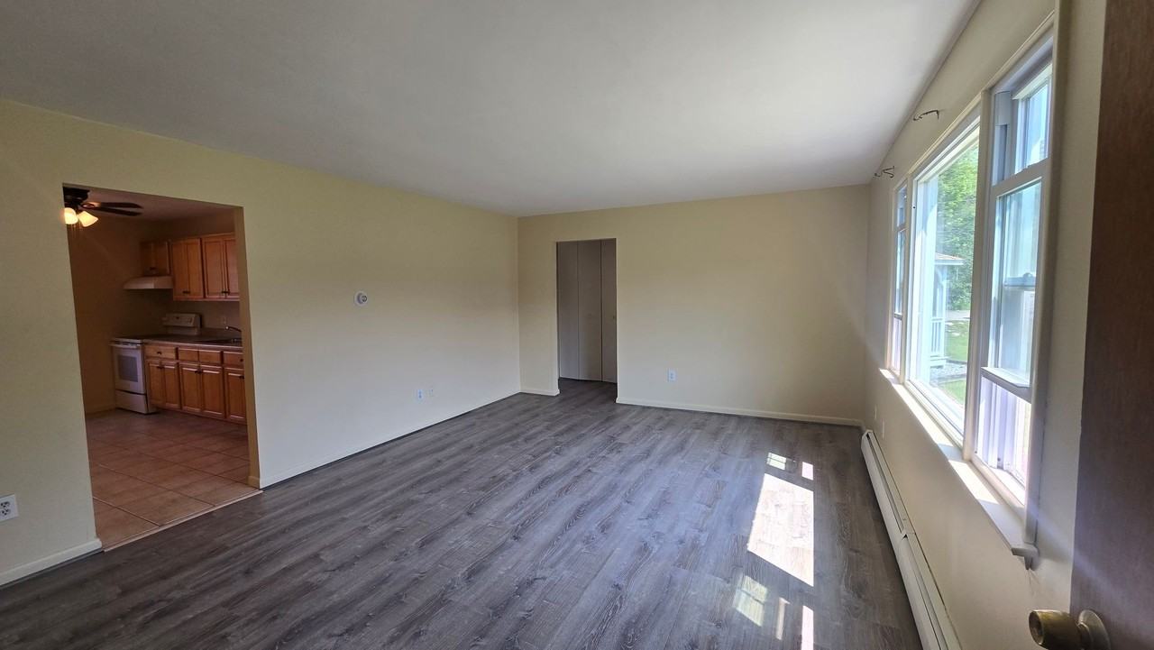 Franklin Court Apartments - Photo 6 of 14