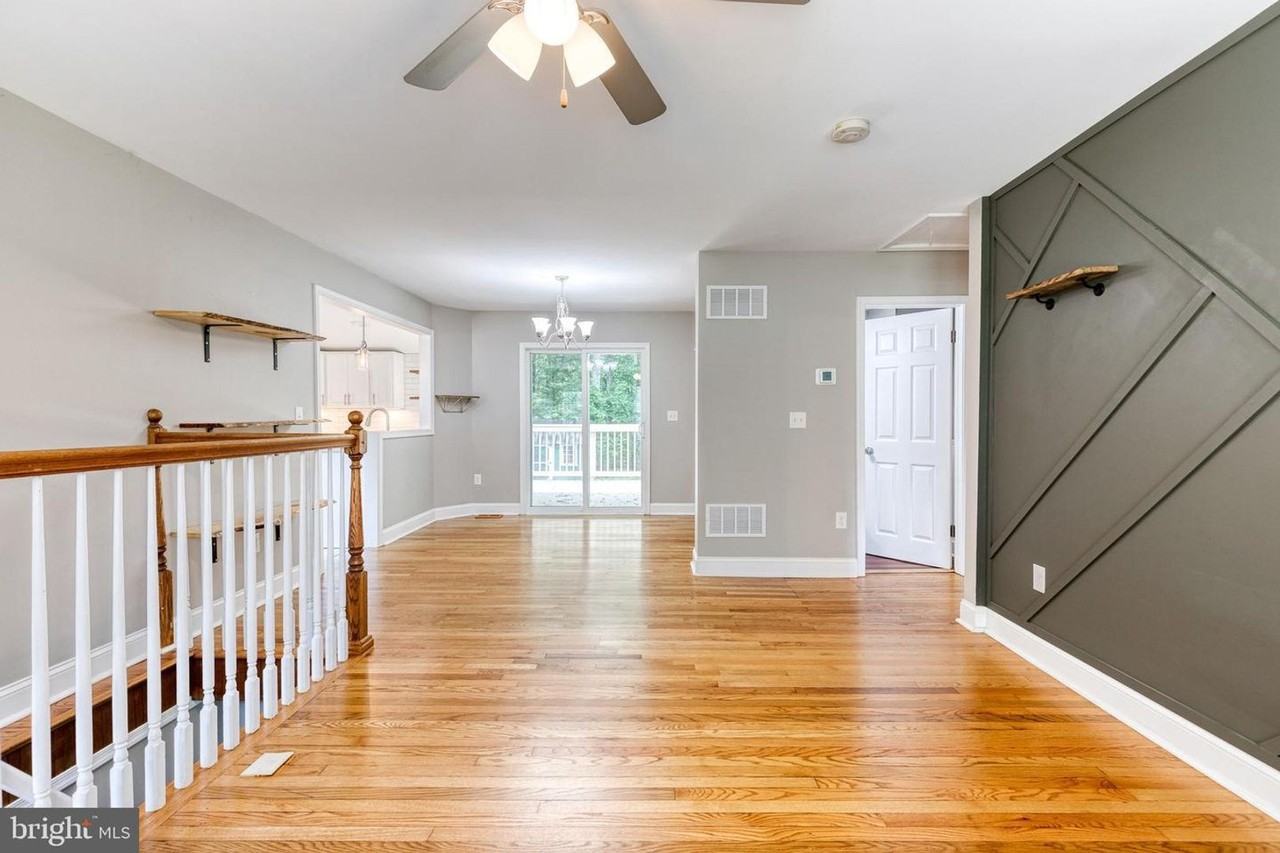 6922 Hollenberry Rd - Photo 3 of 19