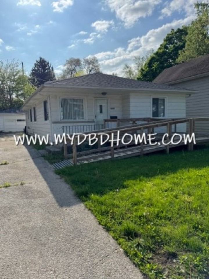 1902 Hillside Ave - Photo 2 of 9