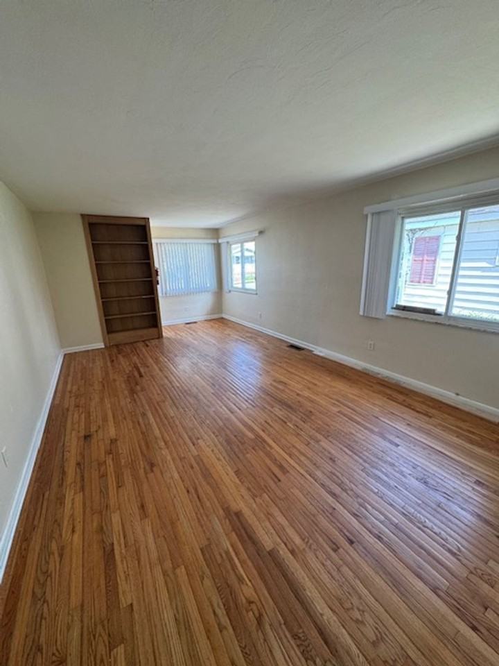 1902 Hillside Ave - Photo 3 of 9