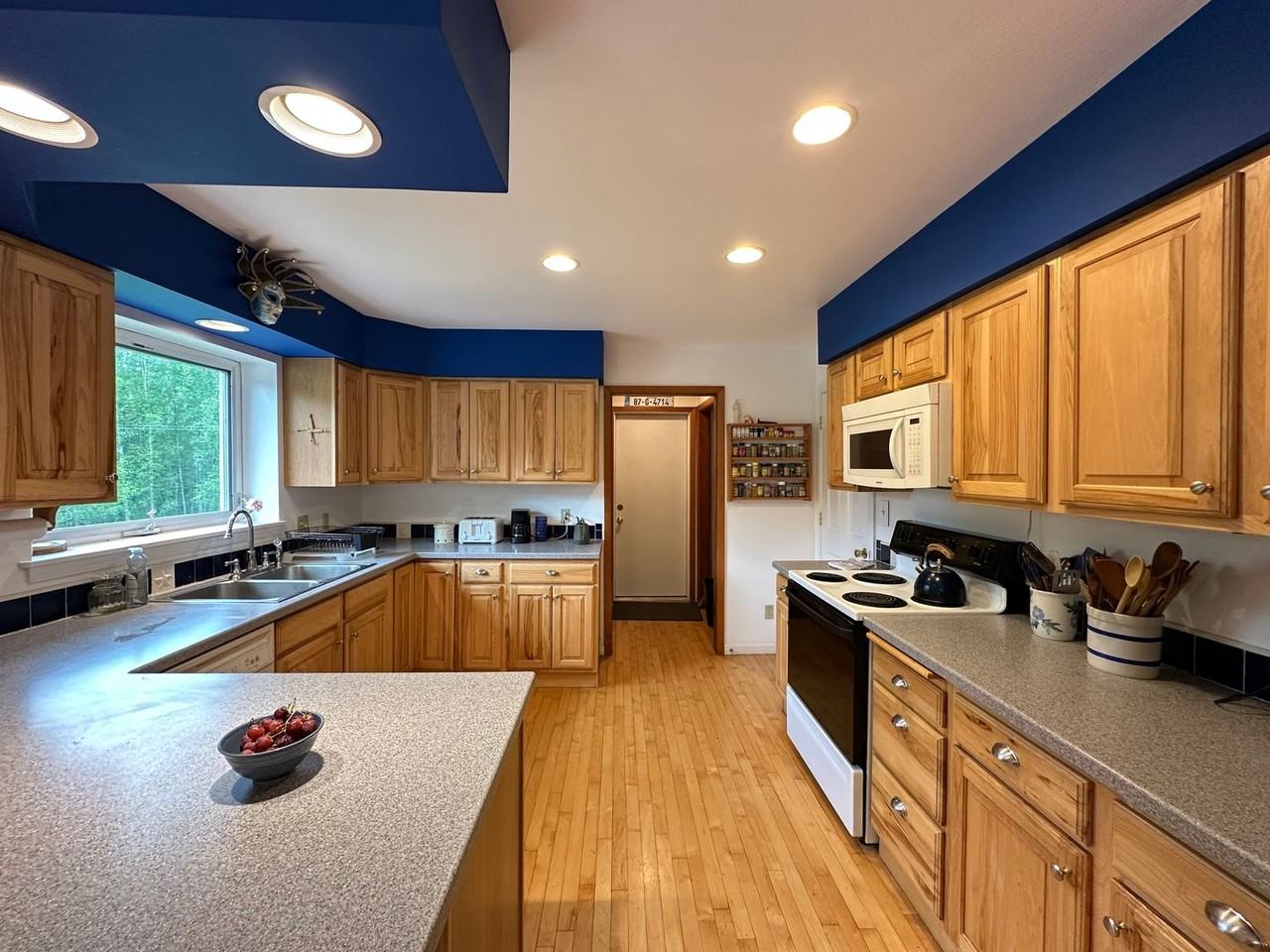 4069 Old Wood Rd - Photo 2 of 44