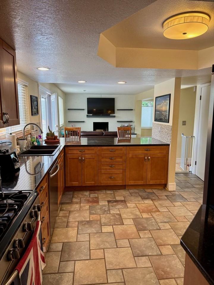 7830 Durham Way - Photo 5 of 44