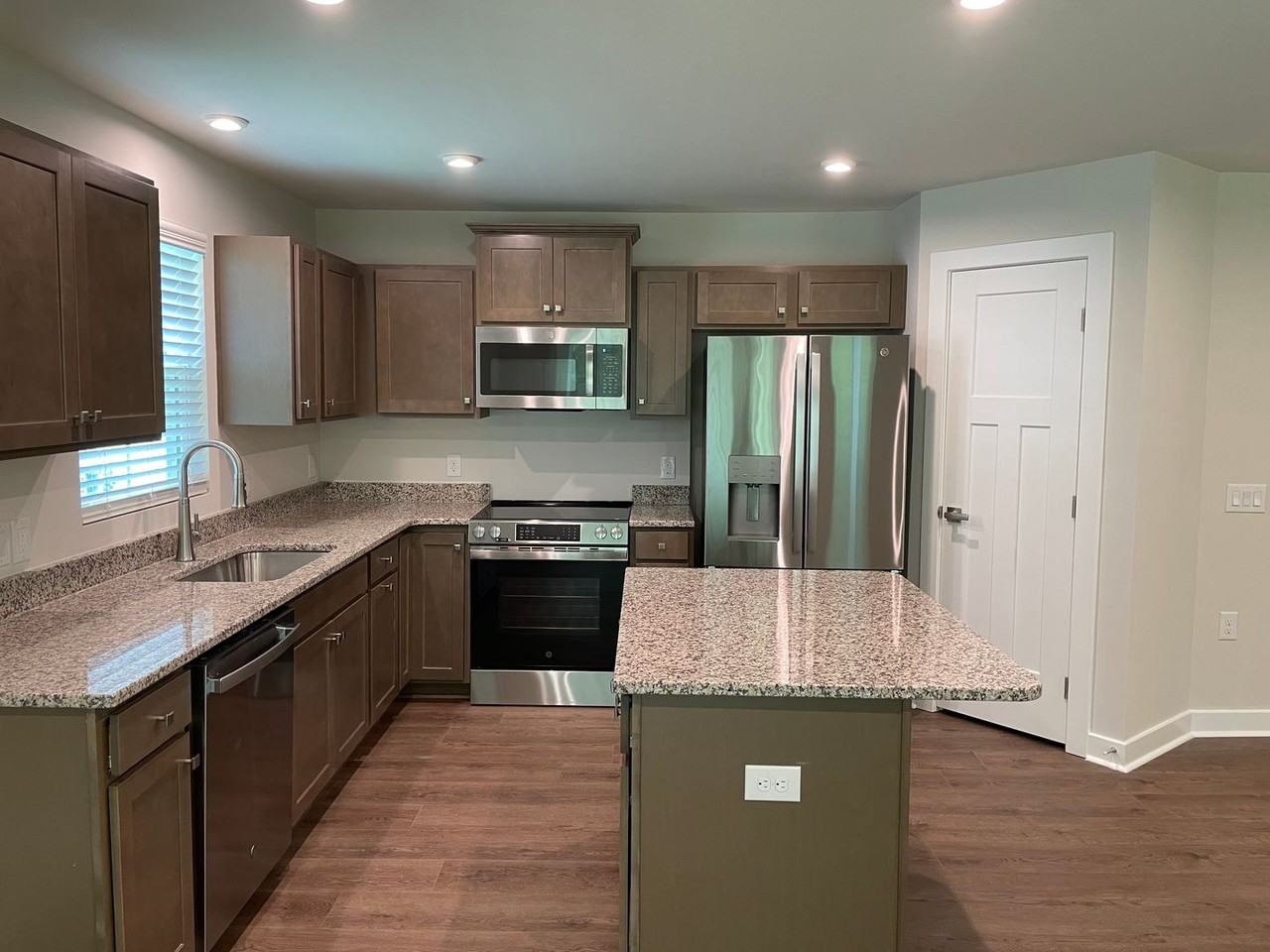 1324 Nora Ct Nw - Photo 3 of 30