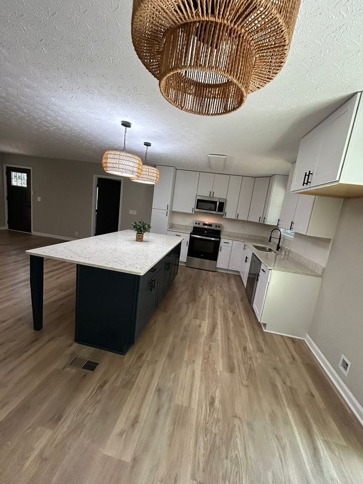 1443 Daniel Rd - Photo 3 of 12