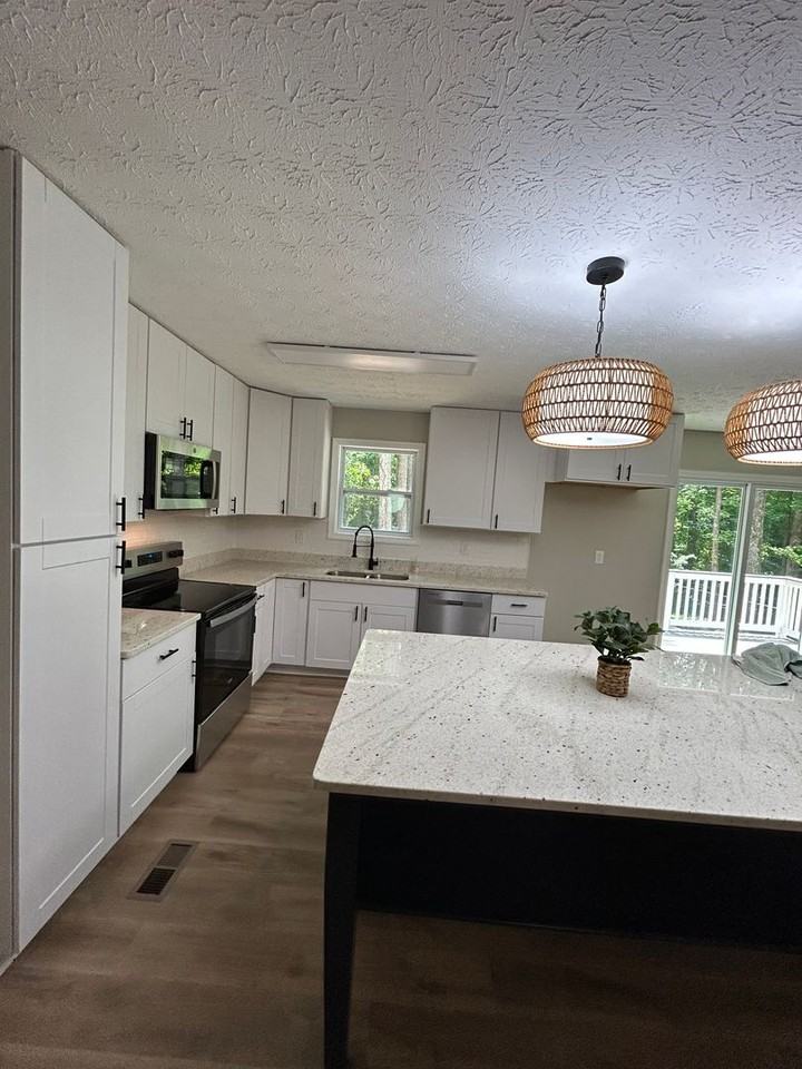 1443 Daniel Rd - Photo 4 of 12
