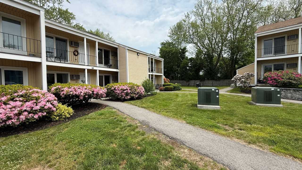603 Cocheco Ct - Photo 2 of 17