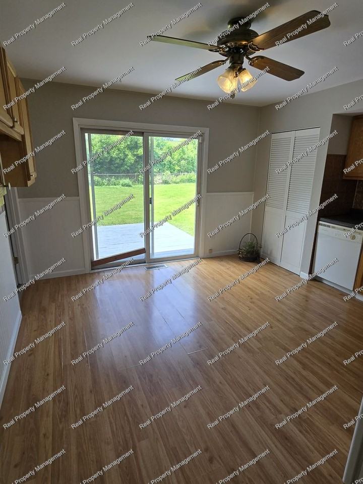 778 Capitol Rd - Photo 3 of 12