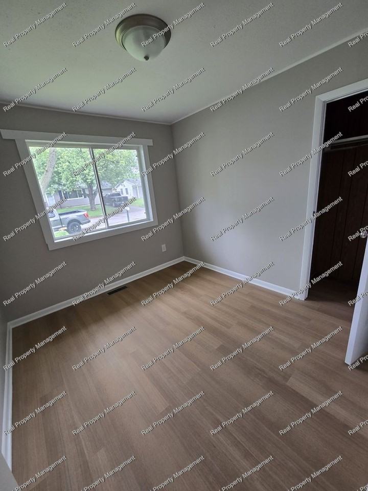 778 Capitol Rd - Photo 7 of 12