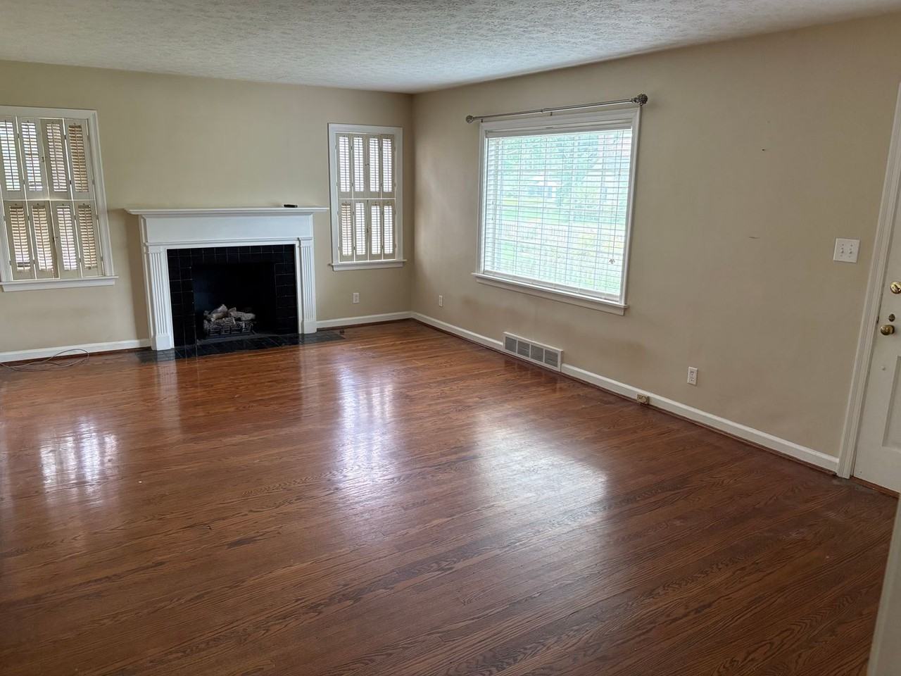 305 Tyne Rd - Photo 2 of 16