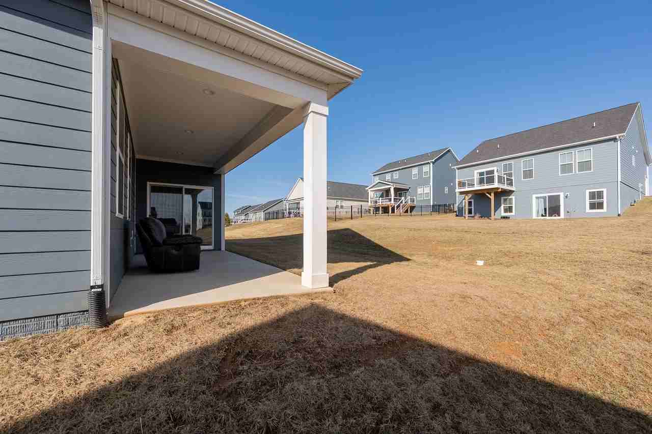 5006 Forsythia Pl - Photo 7 of 48