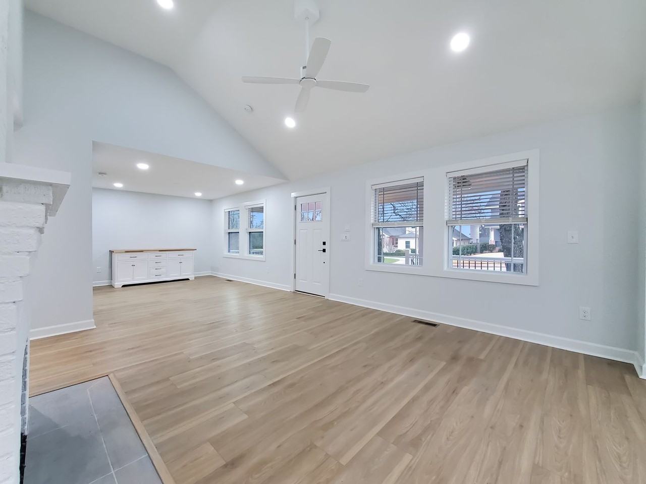 215 Rice St - Photo 5 of 30