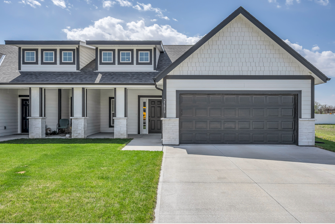 23819 Harvest Heights Cir - Photo 2 of 25