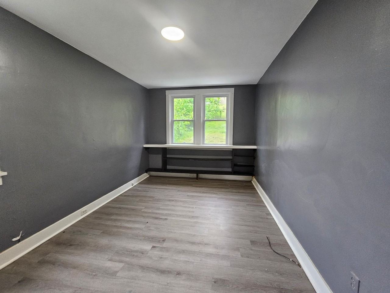 1716 Amanda Avenue - Photo 3 of 7