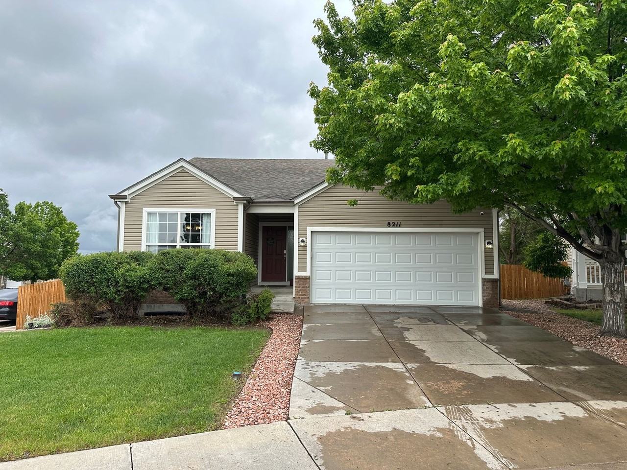 8211 Oakton Ct - Photo 3 of 20