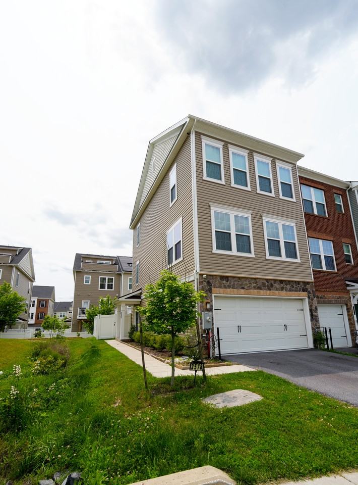 2578 Debert Circle - Photo 2 of 18