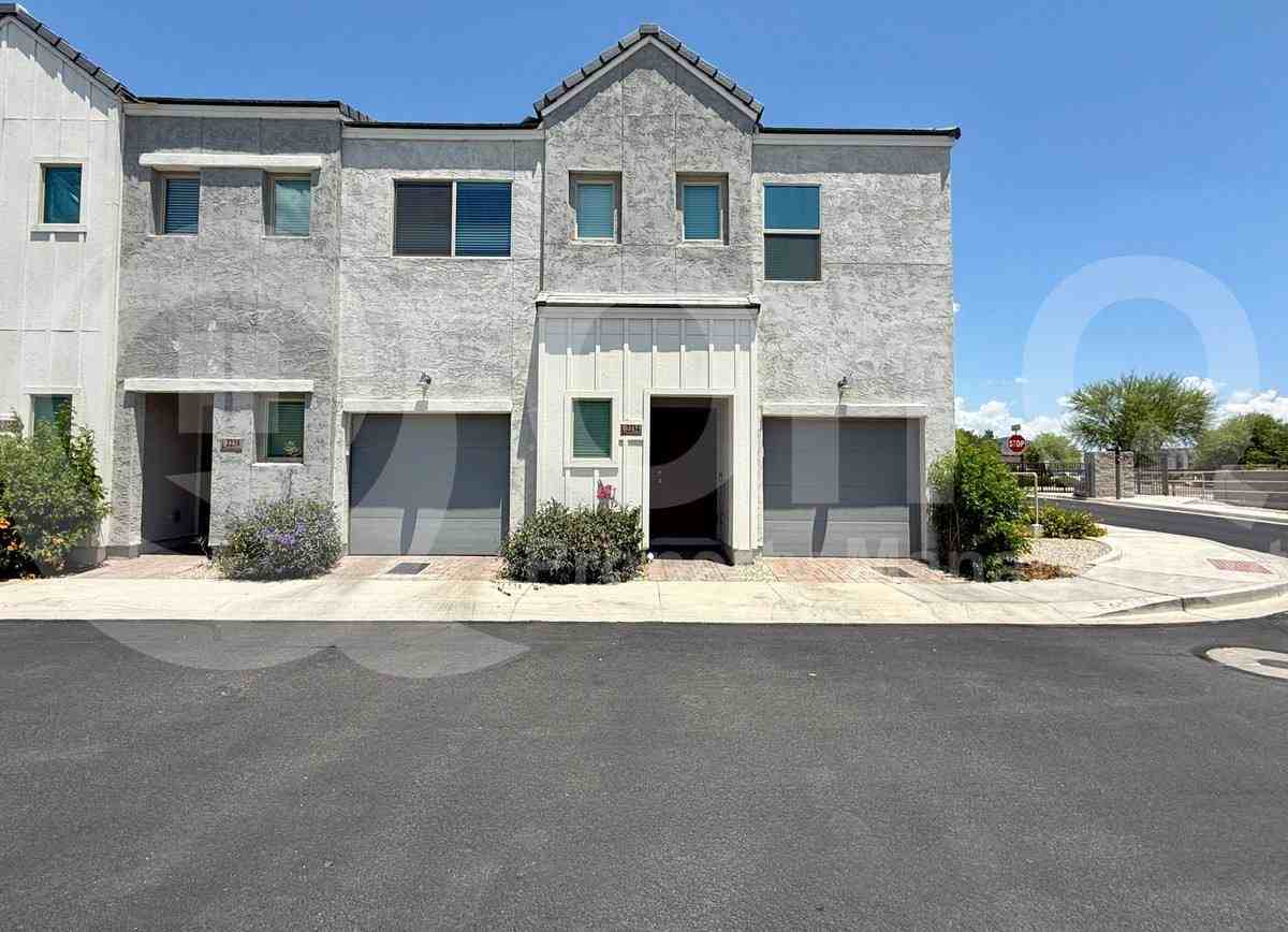 2234 W El Caro Dr - Photo 2 of 10