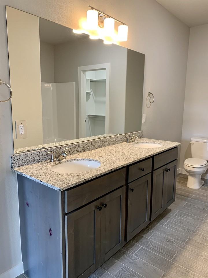 551 Vee St #551 - Photo 3 of 17