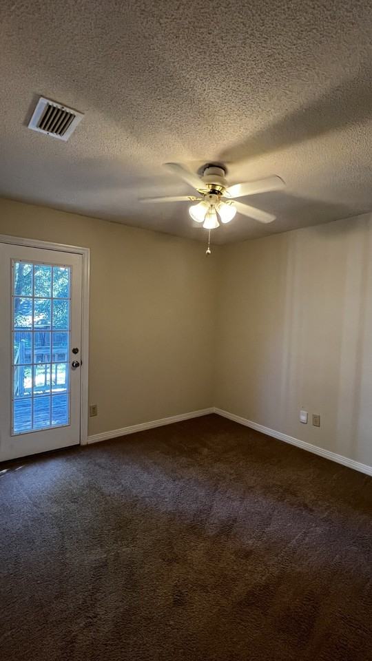 113 Georgia Ave - Photo 5 of 47