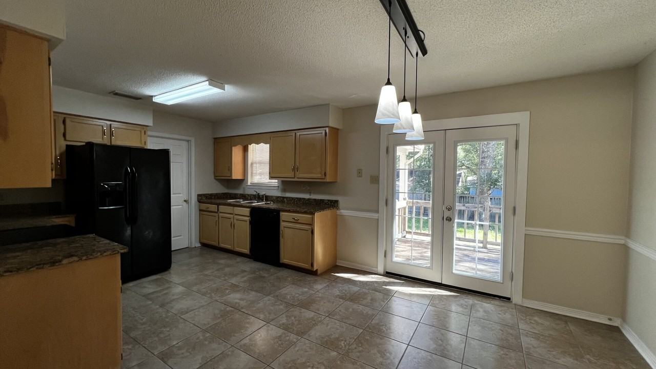 113 Georgia Avenue - Photo 7 of 47