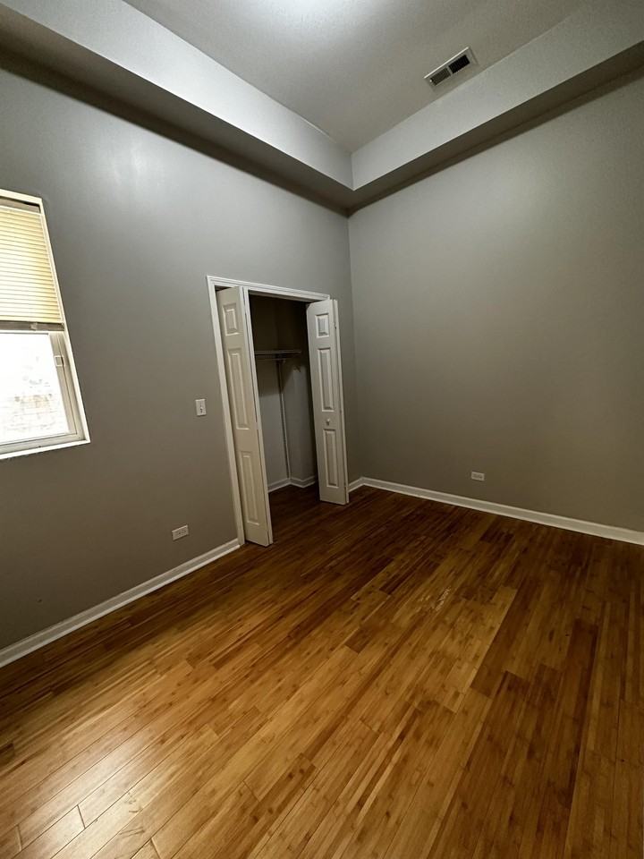 2438 N Laramie Ave ## 1n - Photo 6 of 11