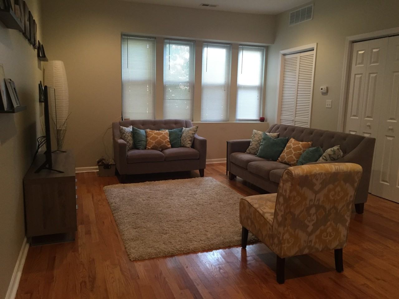 2438 N Laramie Ave ## 1n - Photo 4 of 11