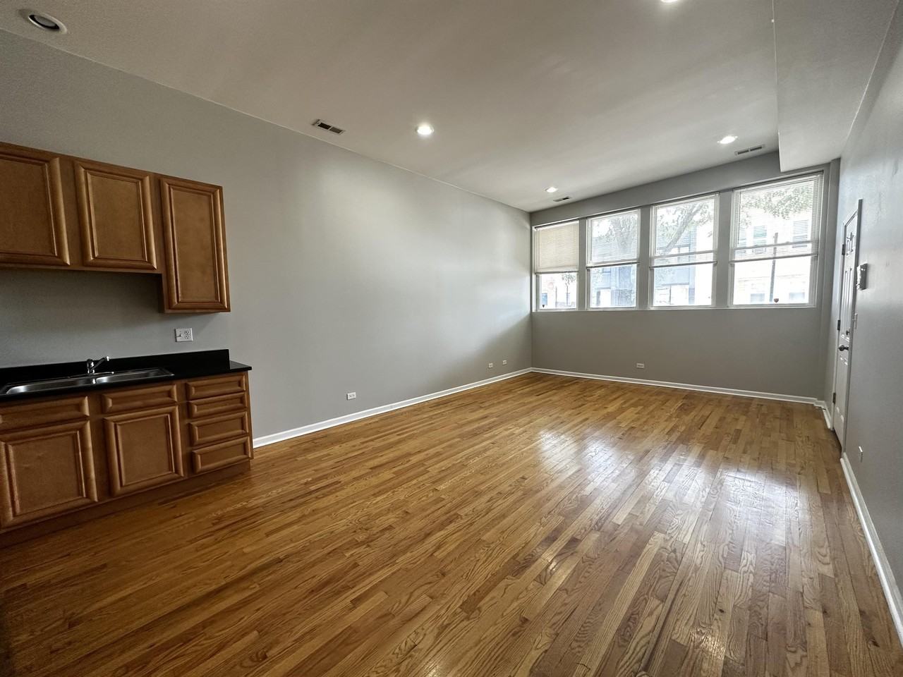 2438 N Laramie Ave ## 1n - Photo 5 of 11