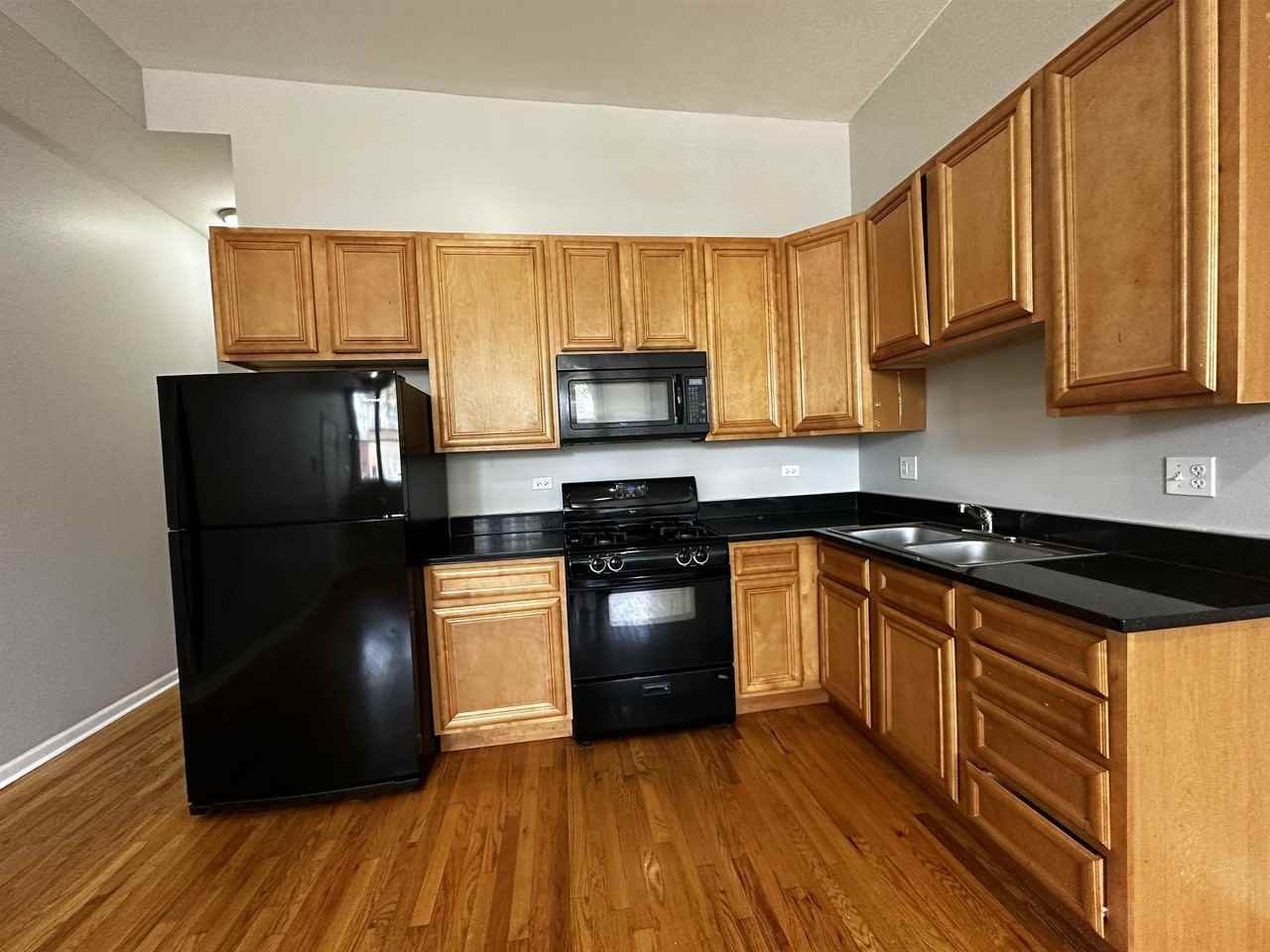 2438 N Laramie Ave ## 1n - Photo 5 of 11