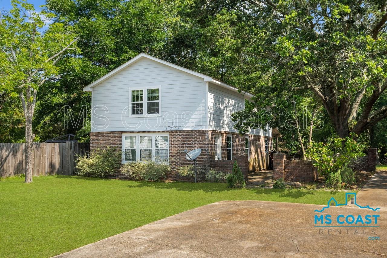 2538 Bryn Mawr Ave - Photo 2 of 25