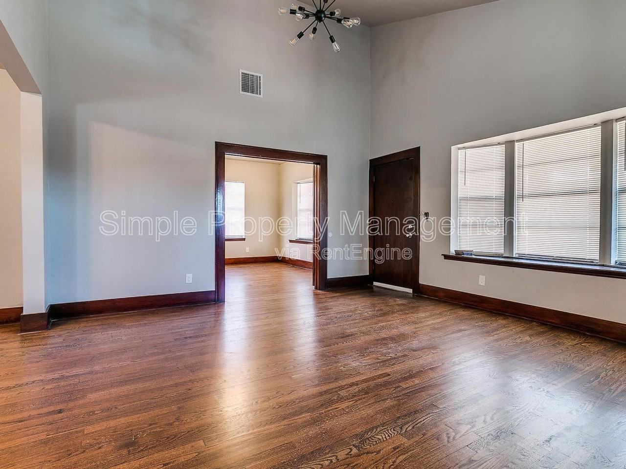 421 Nw 25th St - Photo 4 of 22