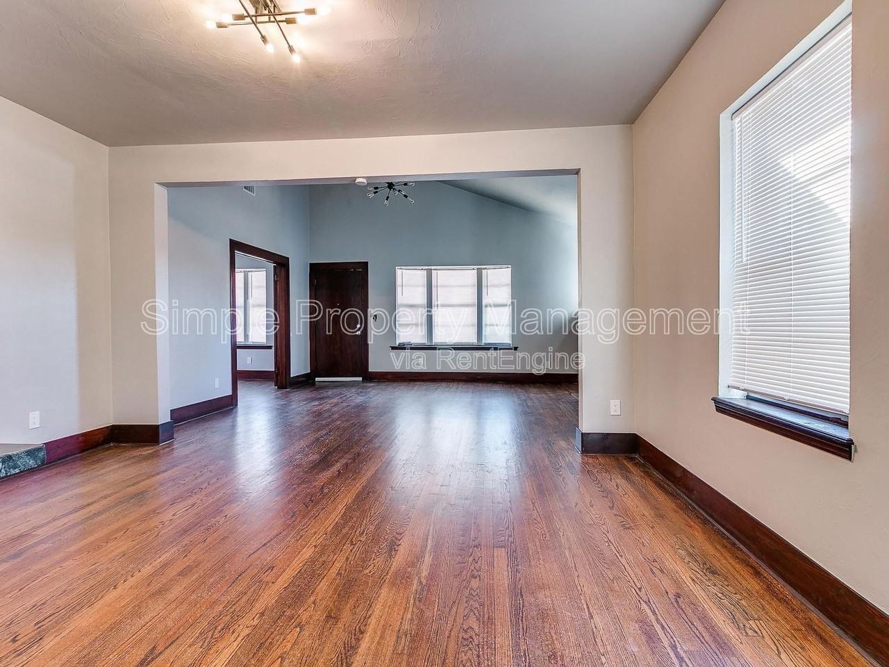 421 Nw 25th St - Photo 5 of 22