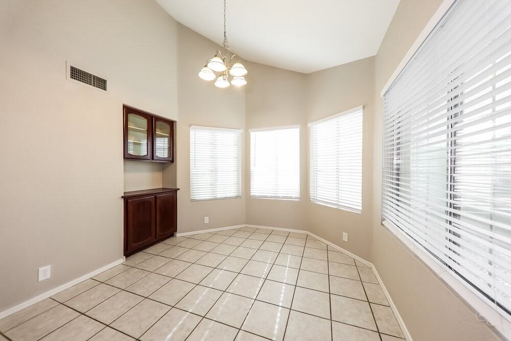 11020 N 59th Dr - Photo 6 of 17