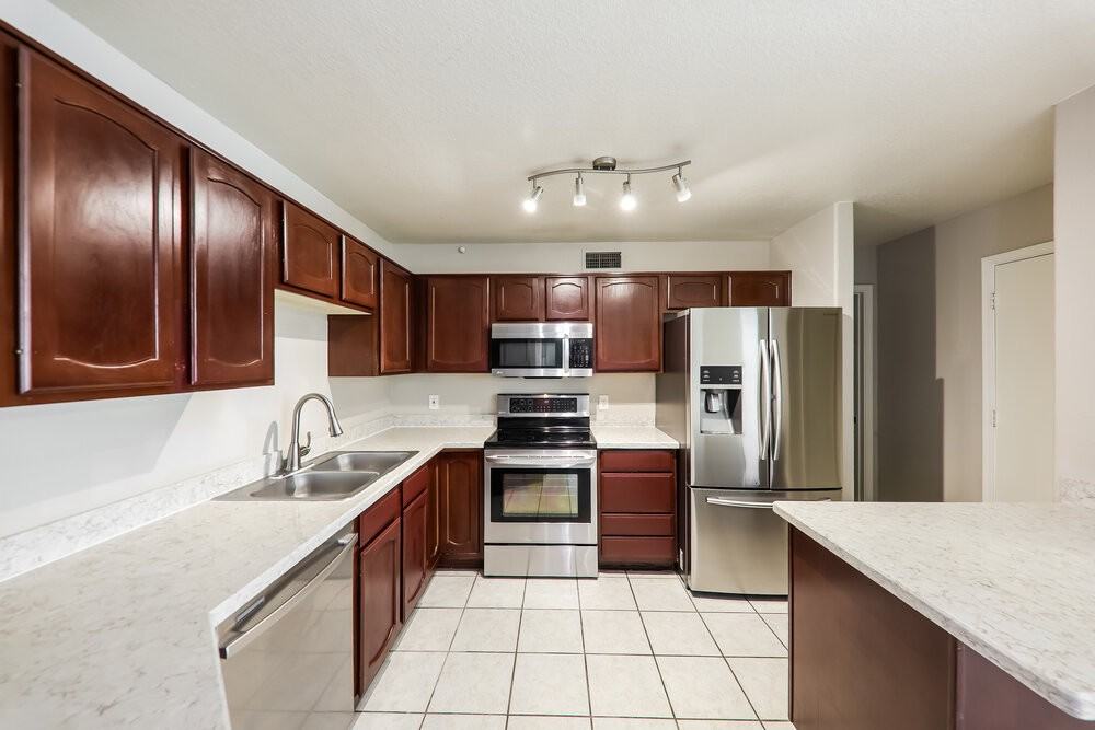 11020 N 59th Dr - Photo 7 of 17