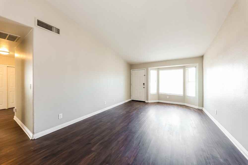 6634 W Pima St - Photo 4 of 16