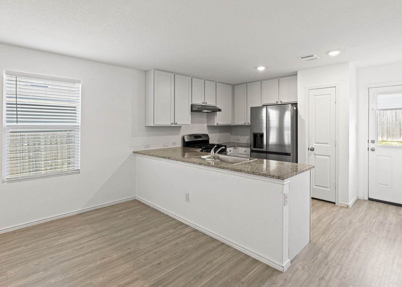 10129 Bridgton Ml - Photo 2 of 24