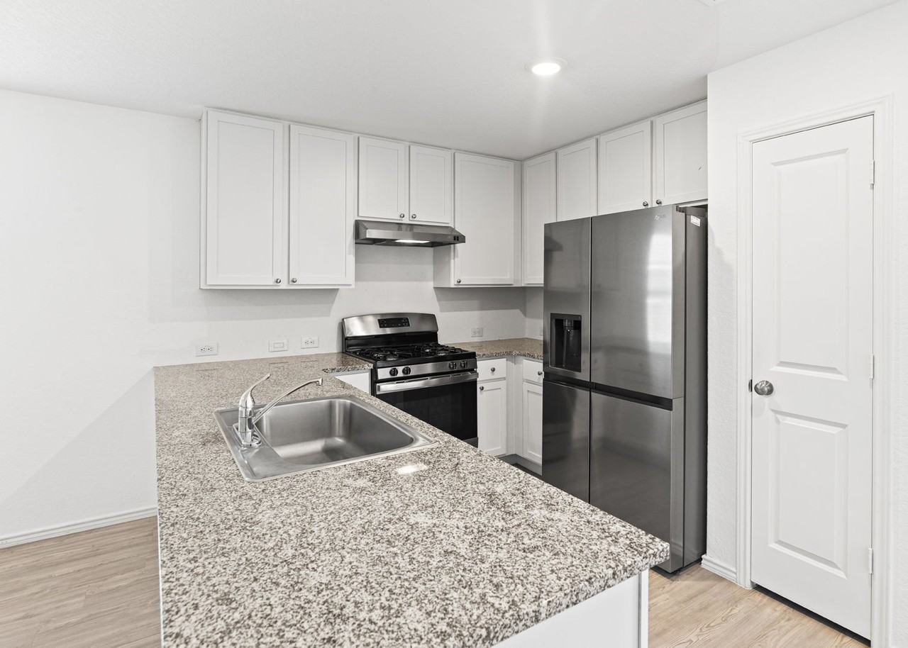 10129 Bridgton Ml - Photo 7 of 24