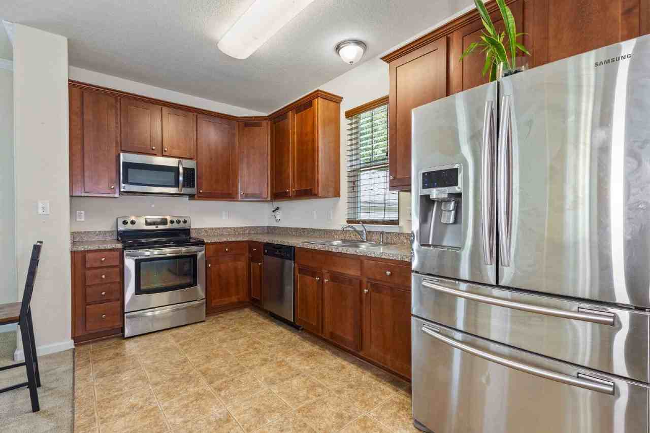 1514 Corprew Ave - Photo 2 of 9